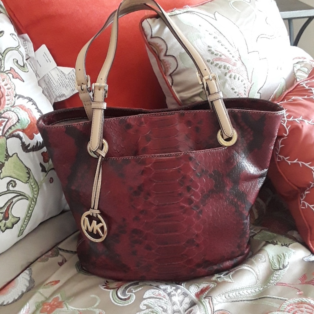 Handbag